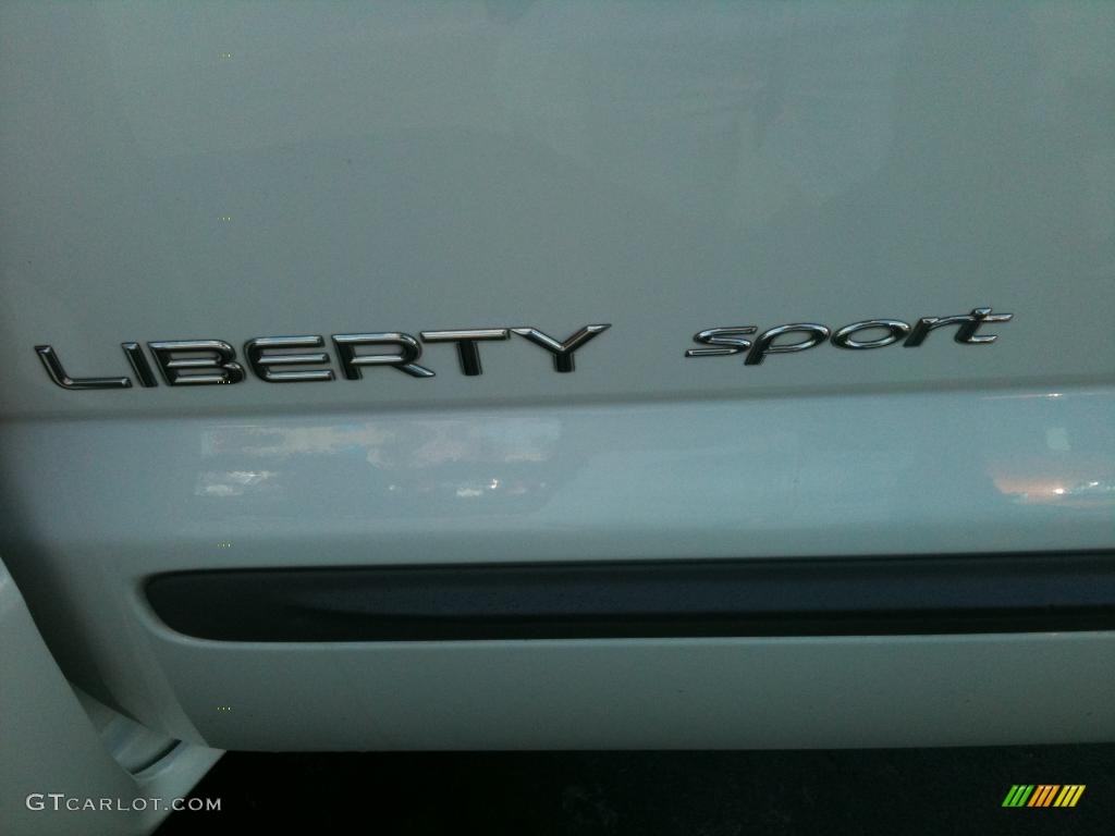 2002 Jeep Liberty Sport Marks and Logos Photo #45692352