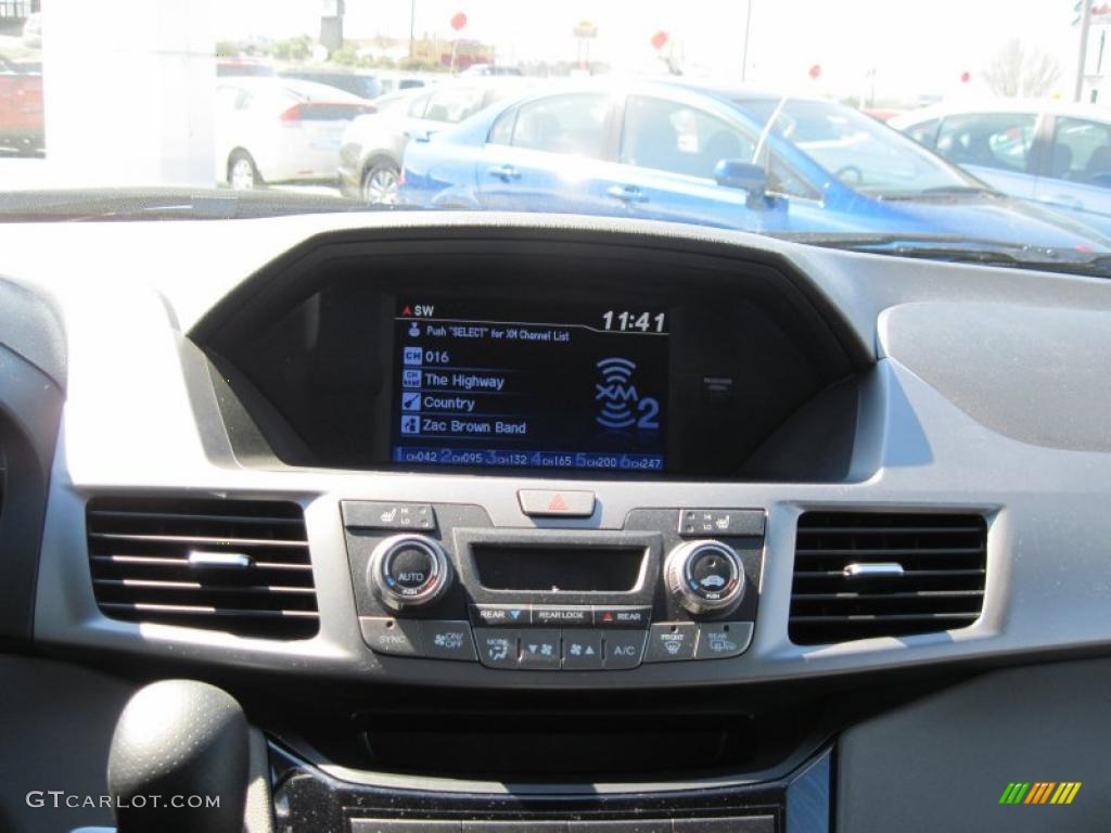 2011 Honda Odyssey EX-L Controls Photo #45692386
