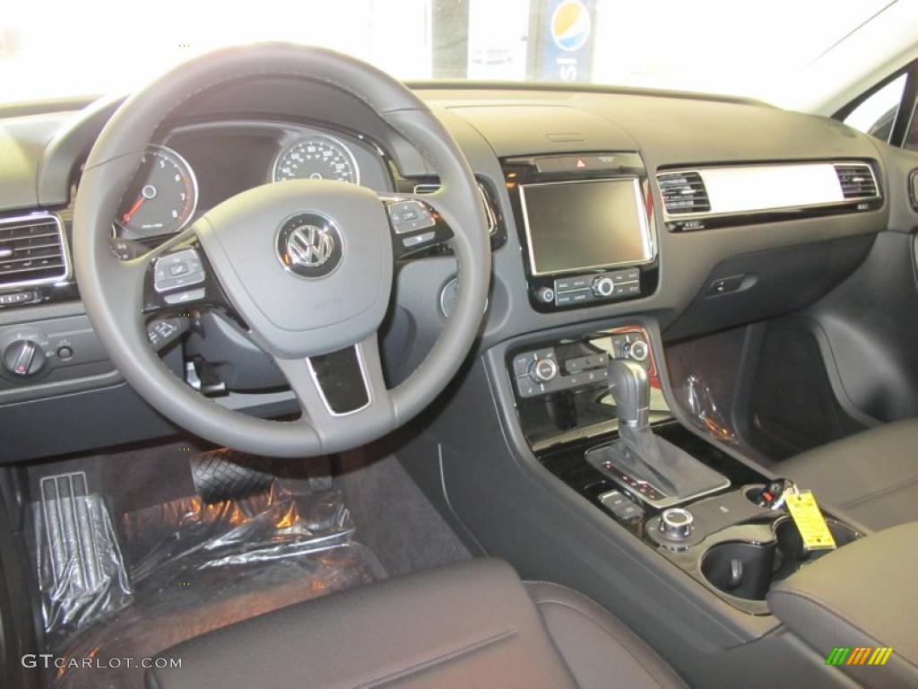 Black Anthracite Interior 2011 Volkswagen Touareg VR6 FSI Sport 4XMotion Photo #45693412