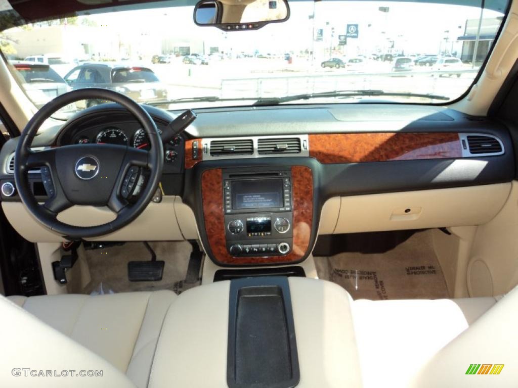 2008 Chevrolet Suburban 1500 LTZ Light Cashmere/Ebony Dashboard Photo #45695344