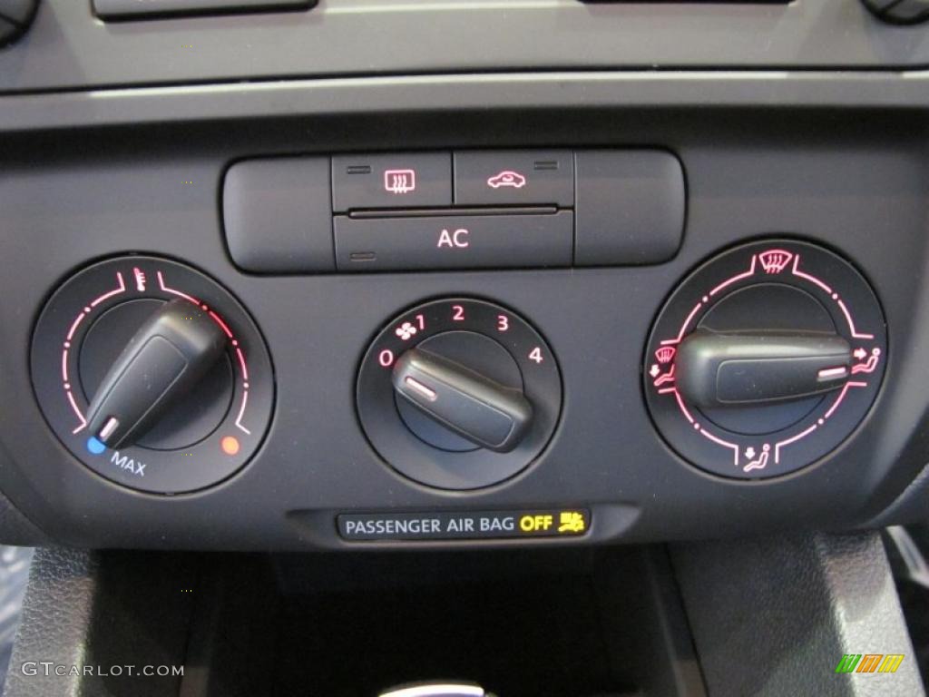 2011 Volkswagen Jetta S Sedan Controls Photo #45695384