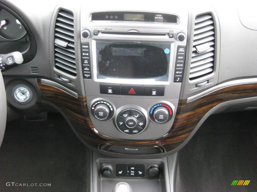 2011 Hyundai Santa Fe SE AWD Controls Photo #45695912