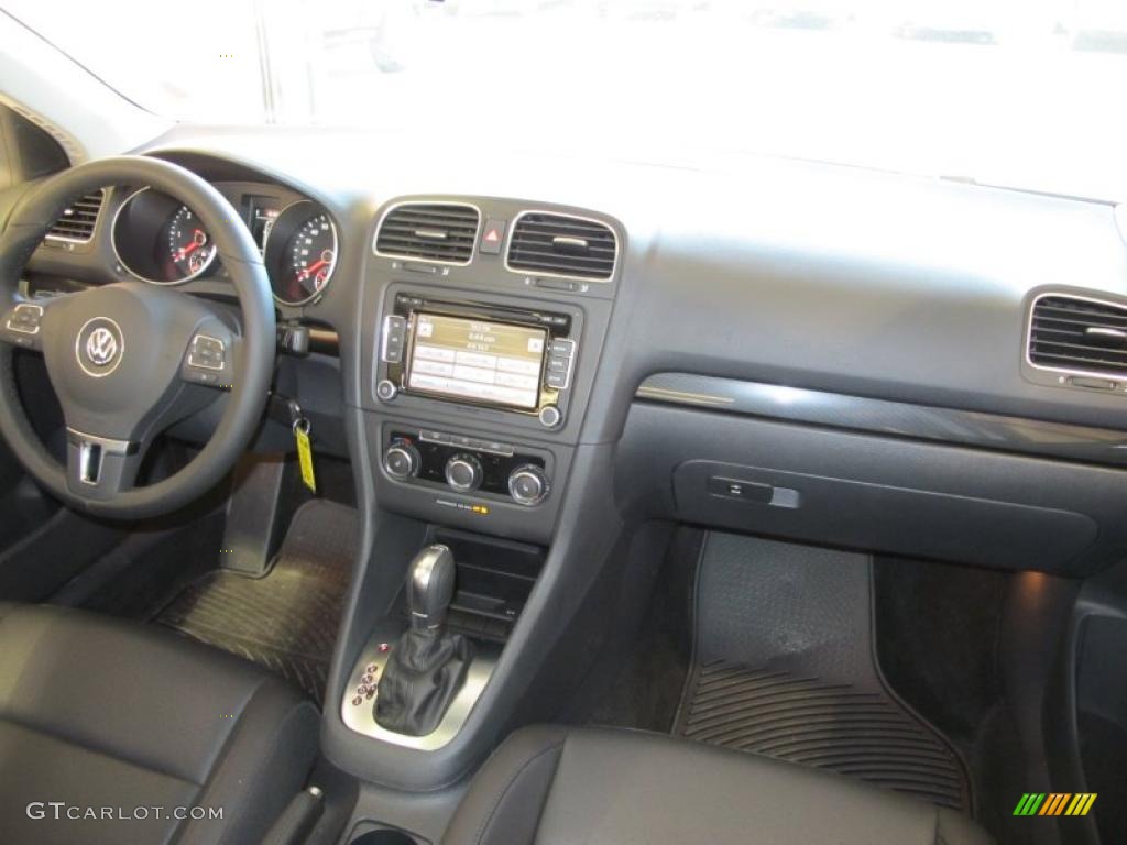 2011 Volkswagen Jetta TDI SportWagen Titan Black Dashboard Photo #45696304