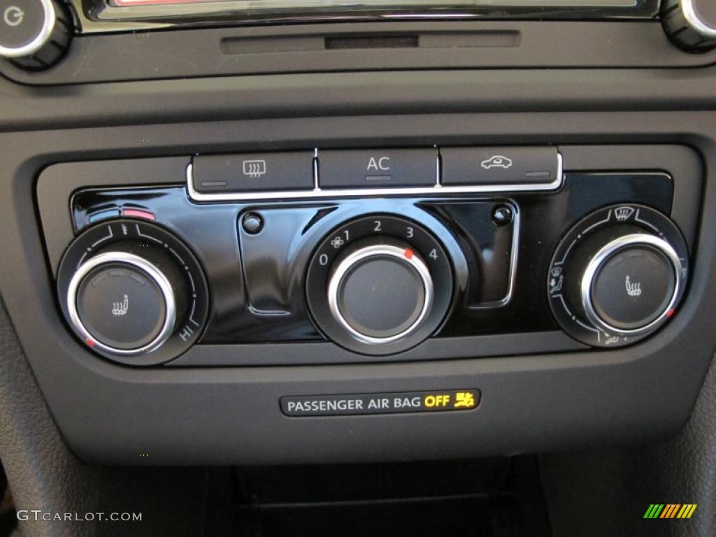 2011 Volkswagen Jetta TDI SportWagen Controls Photo #45696348