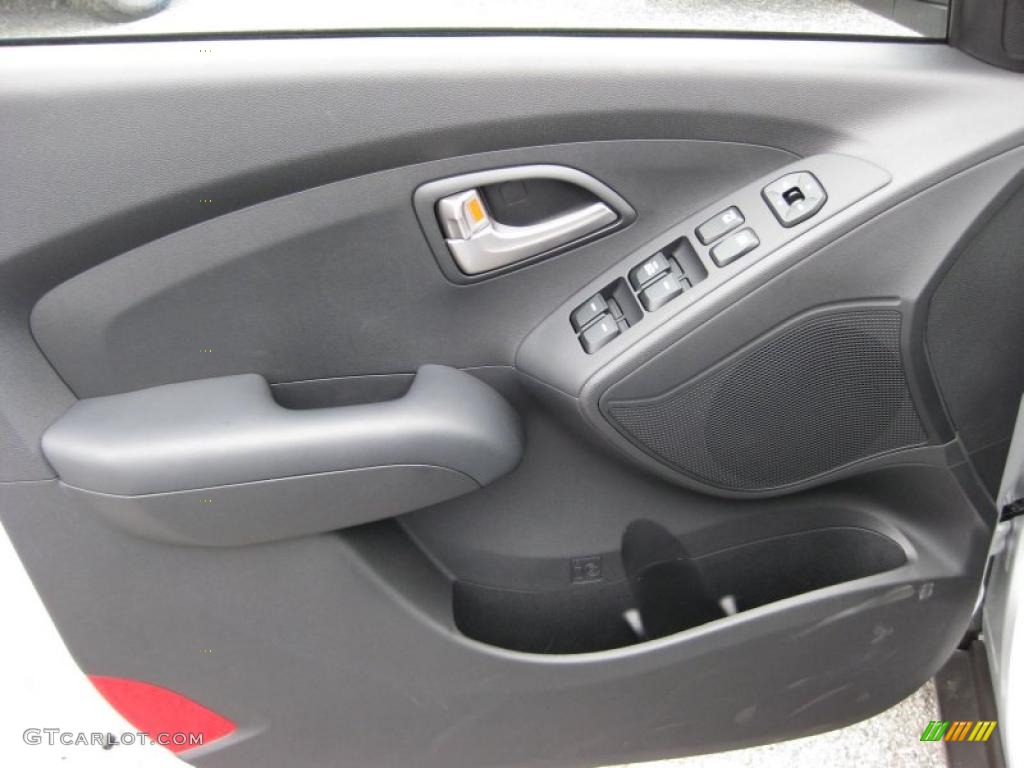 2011 Hyundai Tucson GL Black Door Panel Photo #45696689