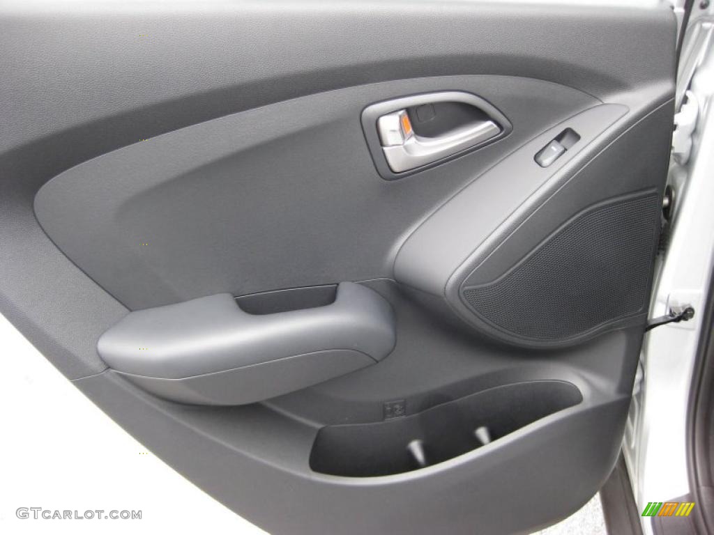 2011 Hyundai Tucson GL Black Door Panel Photo #45696701