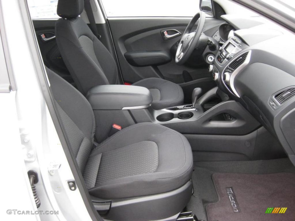 Black Interior 2011 Hyundai Tucson GL Photo #45696705