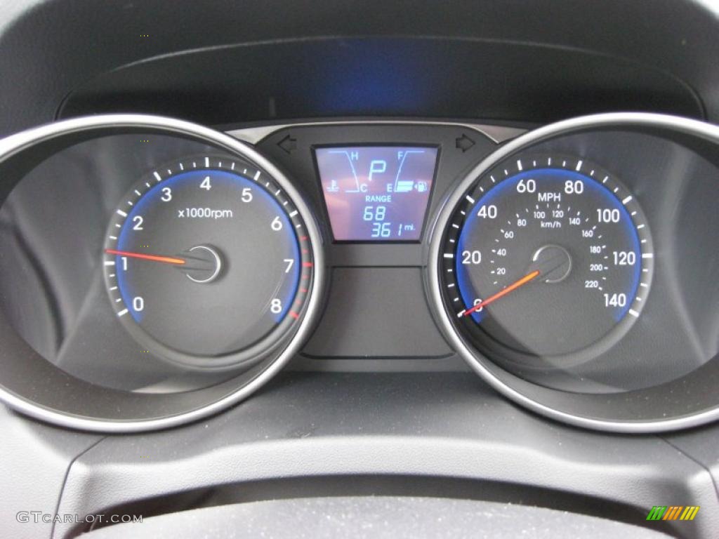 2011 Hyundai Tucson GL Gauges Photo #45696745