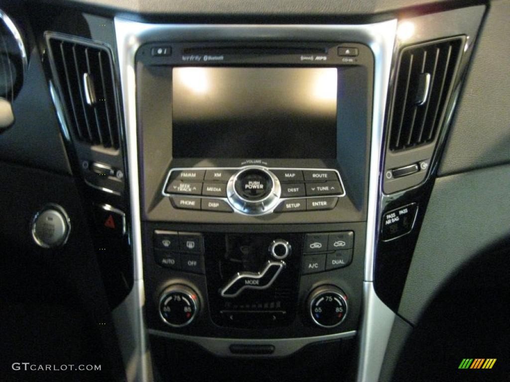 2011 Hyundai Sonata Limited 2.0T Controls Photo #45696841