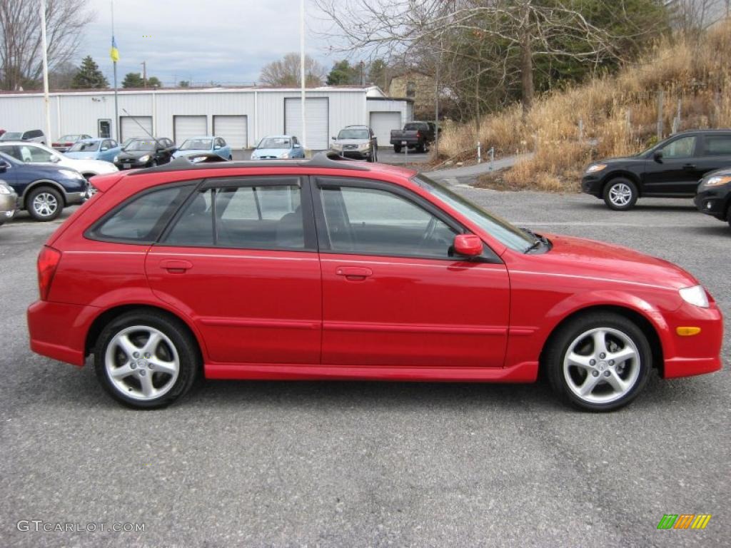 2002 Protege 5 Wagon - Classic Red / Off Black photo #5