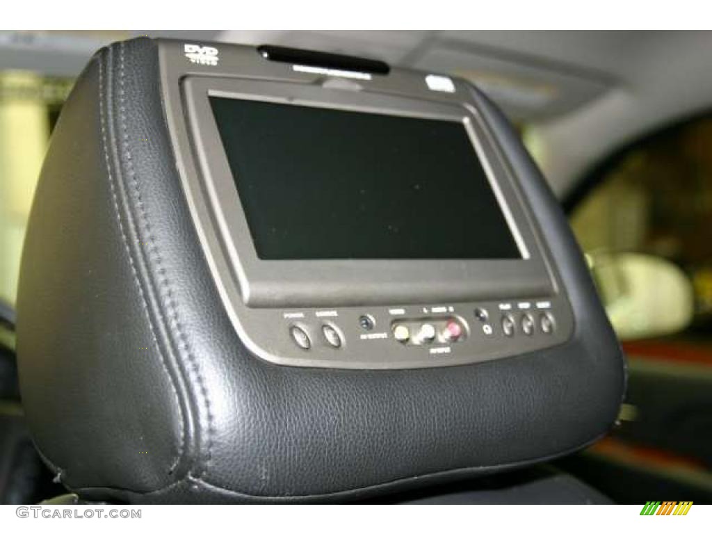 2008 Chevrolet Tahoe LTZ Controls Photo #45699237