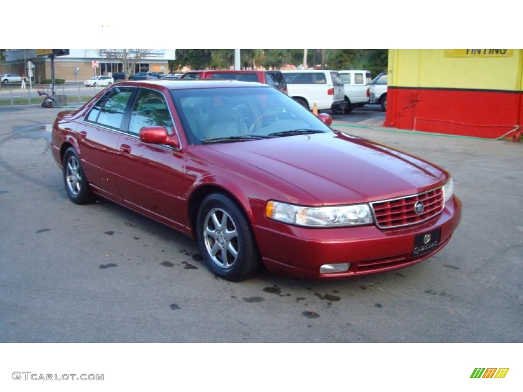 2000 Seville STS - Crimson Pearl / Oatmeal photo #1
