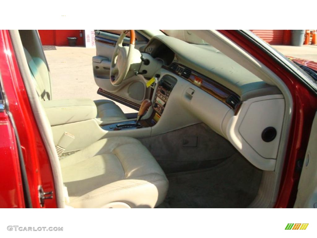 2000 Seville STS - Crimson Pearl / Oatmeal photo #16