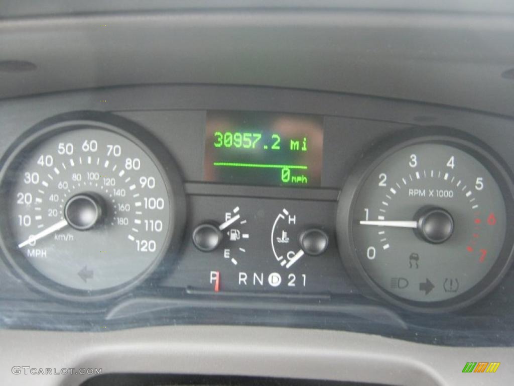 2006 Mercury Grand Marquis LS Gauges Photo #45700377