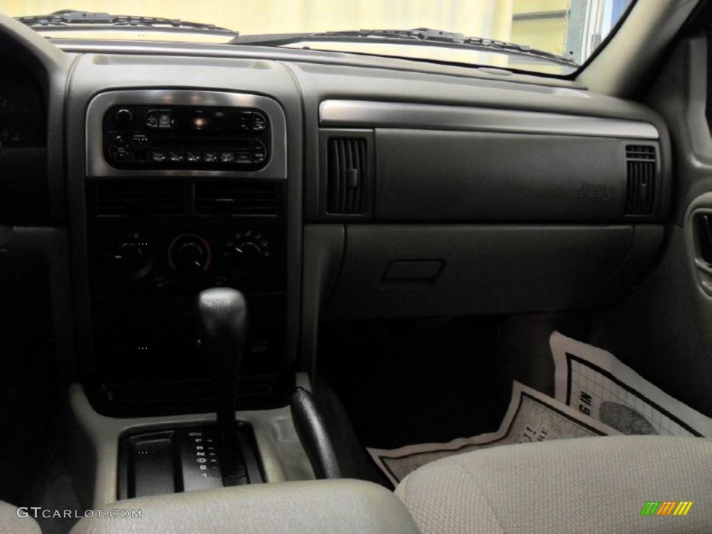 2002 Grand Cherokee Laredo - Inferno Red Tinted Pearlcoat / Taupe photo #22