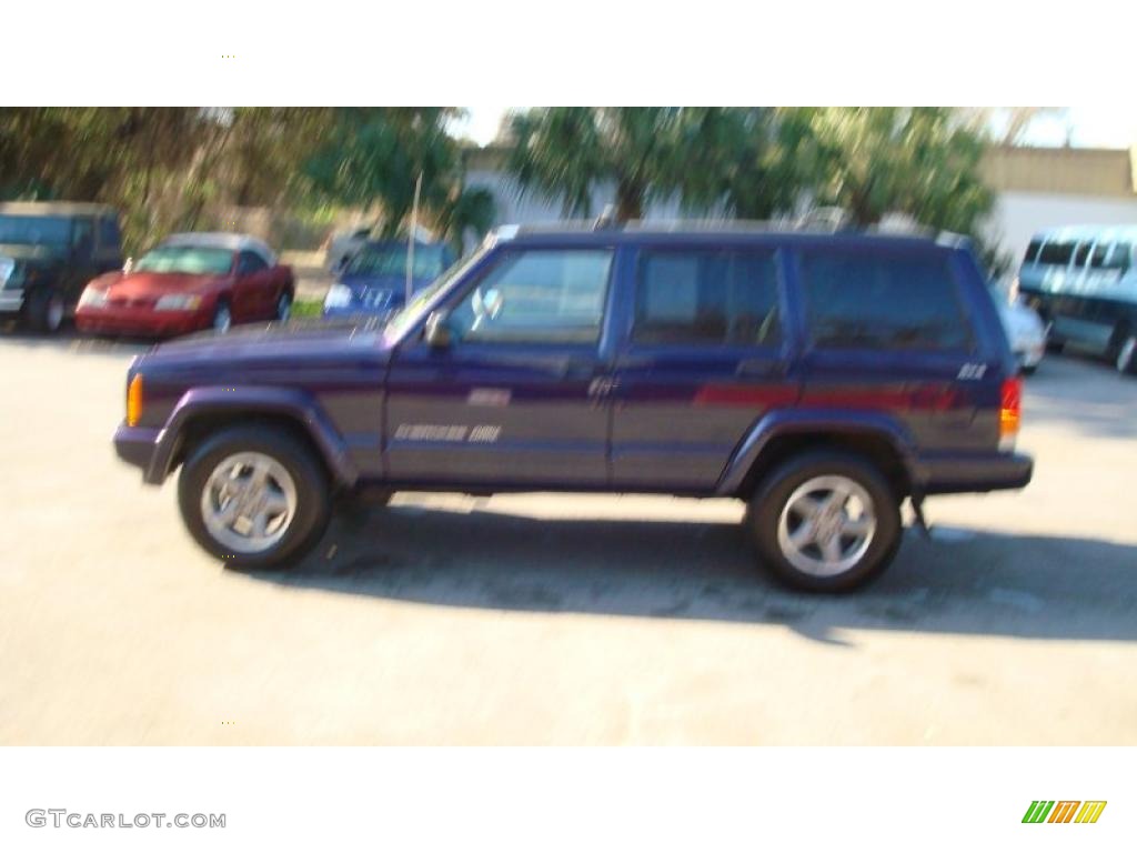 1998 Cherokee Classic 4x4 - Deep Amethyst Pearl / Mist Gray photo #6