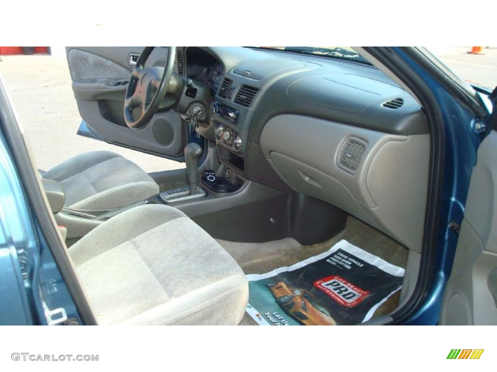 2002 Sentra GXE - Out Of The Blue / Sand Beige photo #16