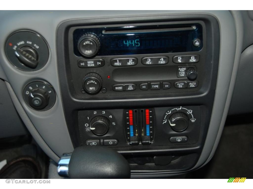 2005 TrailBlazer LS 4x4 - Silverstone Metallic / Light Gray photo #12