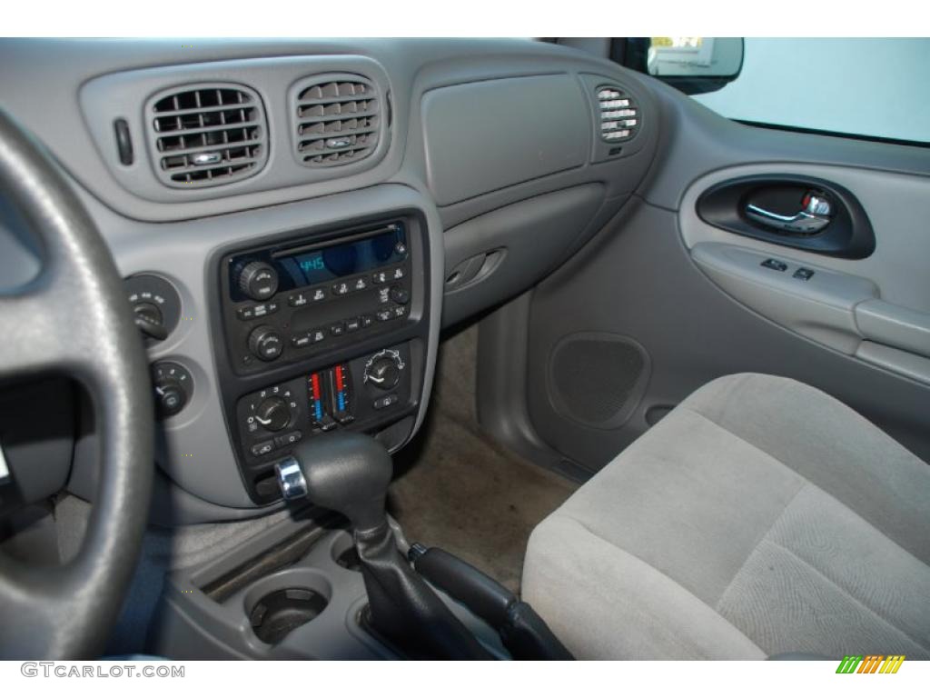 2005 TrailBlazer LS 4x4 - Silverstone Metallic / Light Gray photo #14