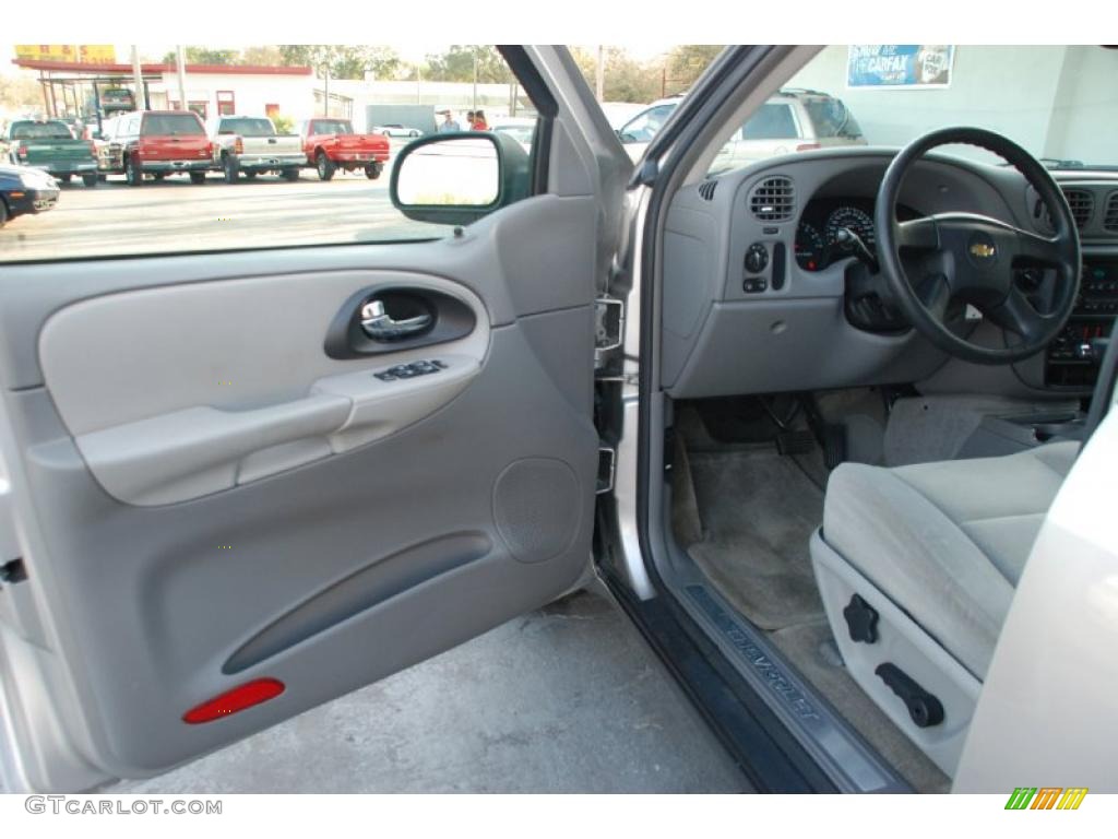2005 TrailBlazer LS 4x4 - Silverstone Metallic / Light Gray photo #18