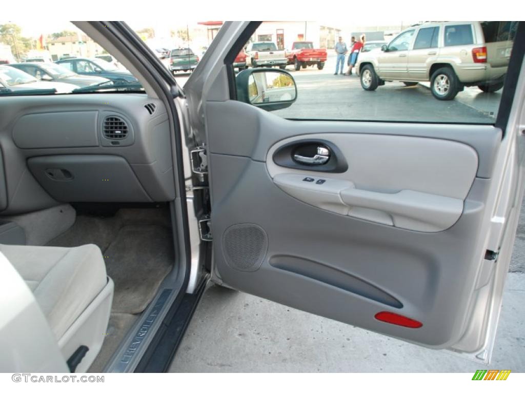 2005 TrailBlazer LS 4x4 - Silverstone Metallic / Light Gray photo #19