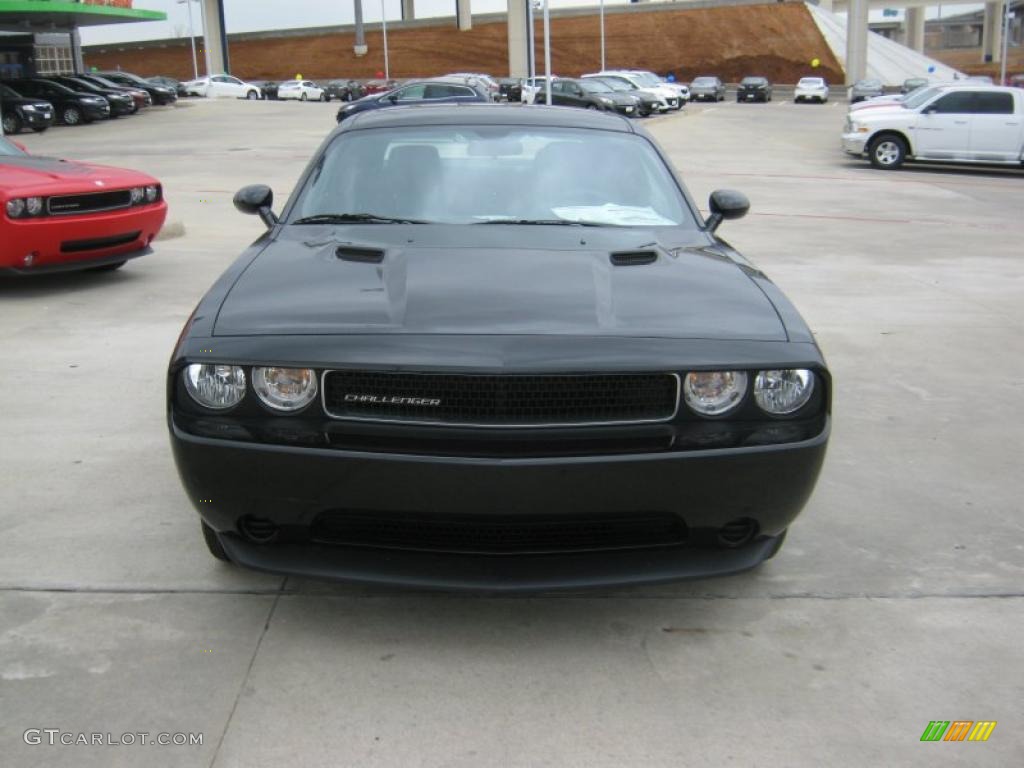 2011 Challenger SE - Brilliant Black Crystal Pearl / Dark Slate Gray photo #8