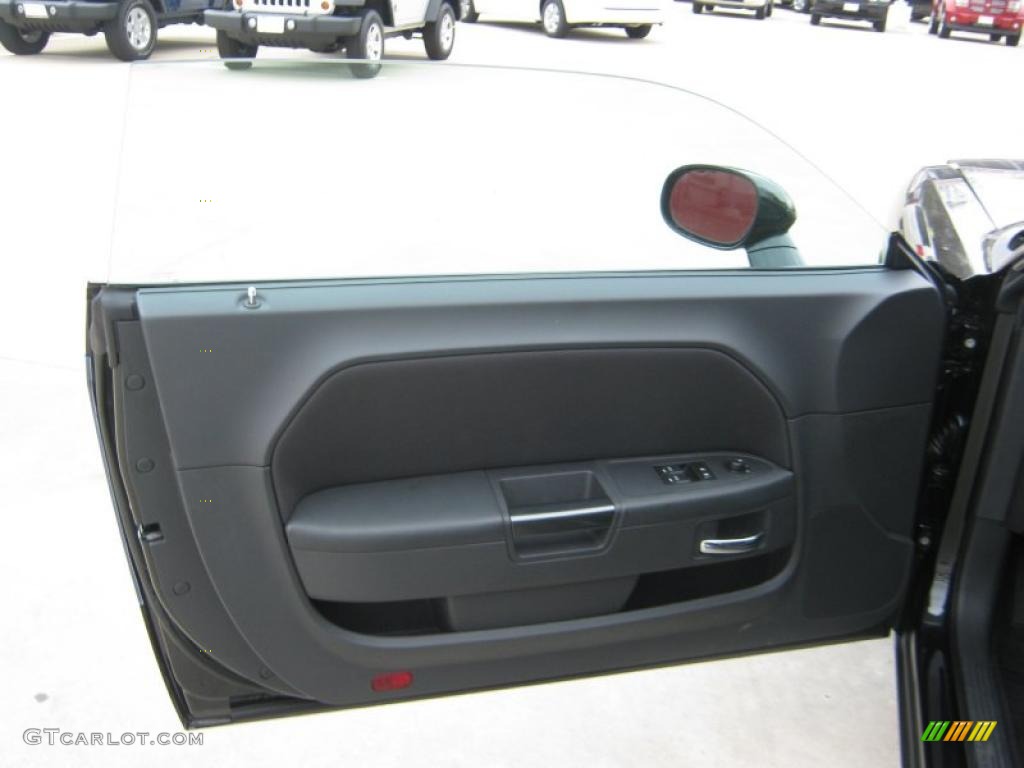 2011 Dodge Challenger SE Dark Slate Gray Door Panel Photo #45704294