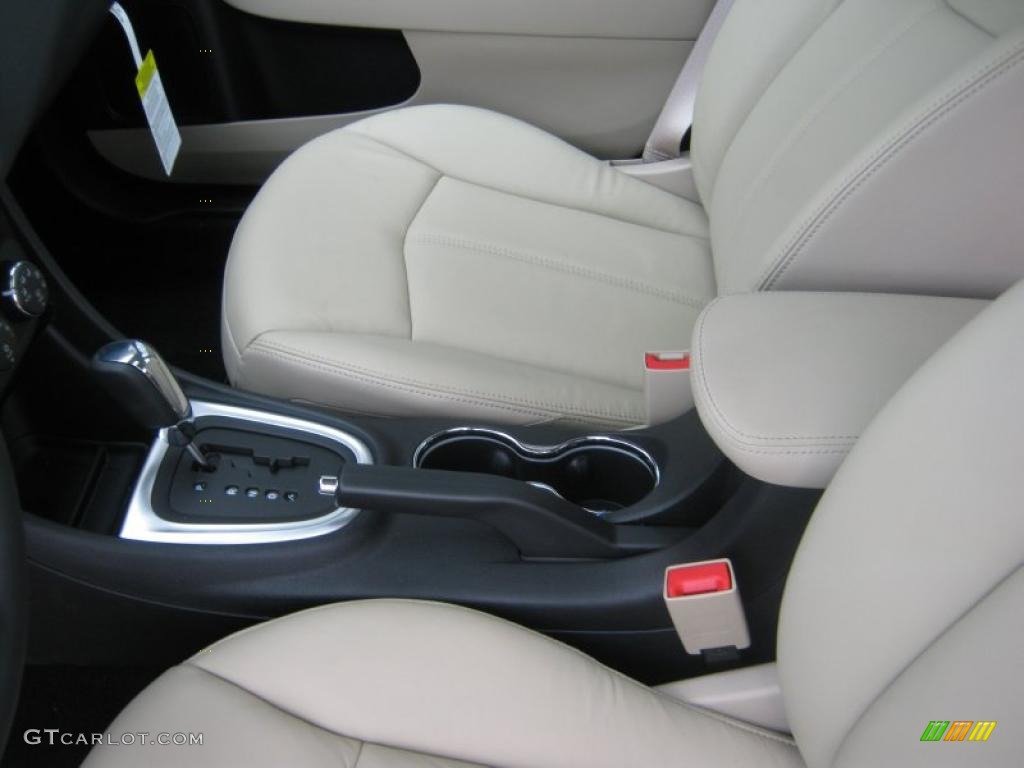 Black/Light Frost Beige Interior 2011 Chrysler 200 Limited Photo #45704374