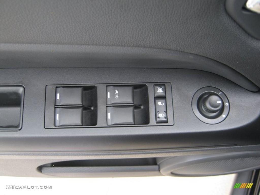 2011 Jeep Compass 2.4 Latitude Controls Photo #45704578