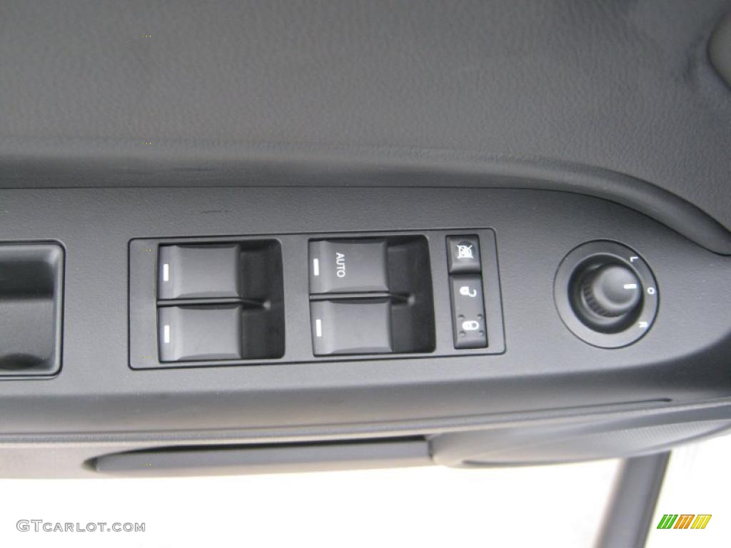 2011 Jeep Compass 2.4 Controls Photo #45704770