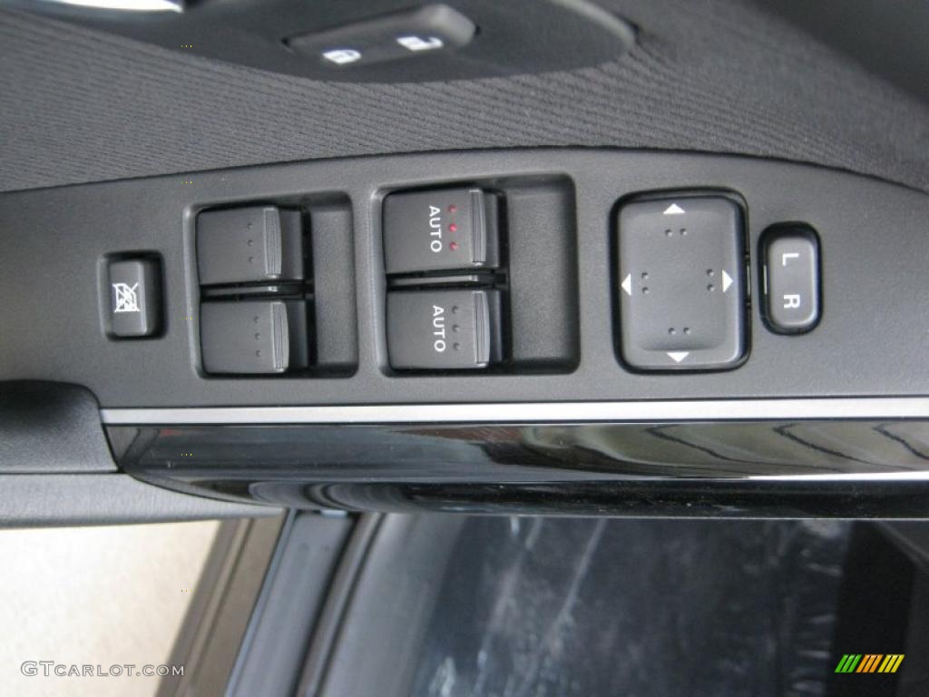 2011 Mazda CX-9 Sport Controls Photos