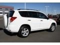 Super White - RAV4 4WD Photo No. 2