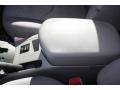 Super White - RAV4 4WD Photo No. 21