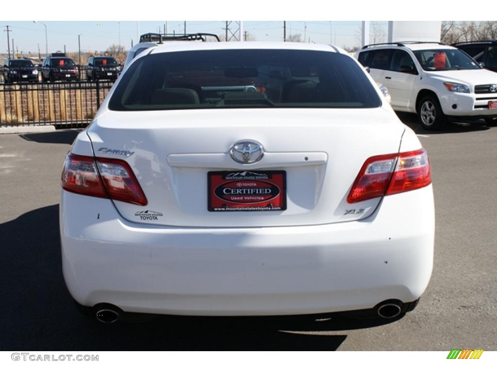 2008 Camry XLE V6 - Super White / Ash photo #3