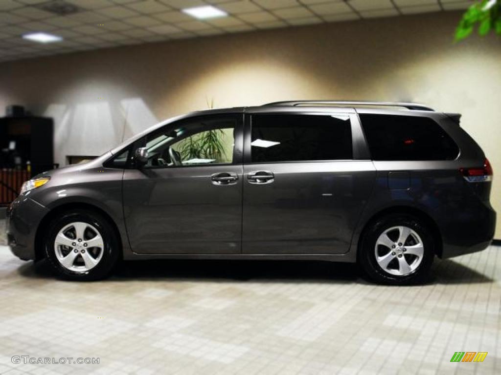 2011 Sienna LE - Predawn Gray Mica / Light Gray photo #6