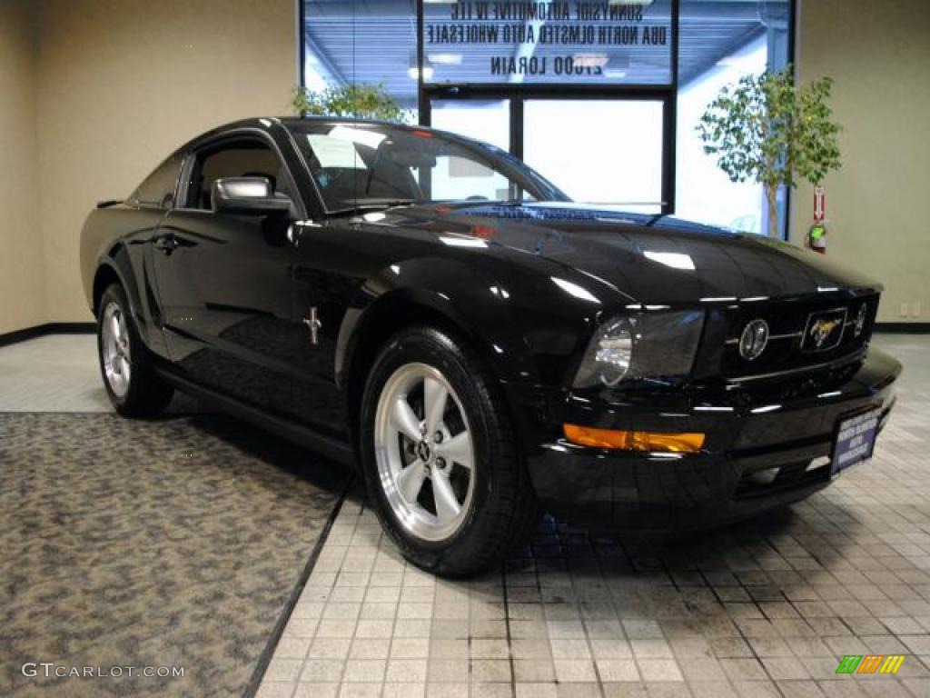 2007 Mustang V6 Premium Coupe - Black / Dark Charcoal photo #12