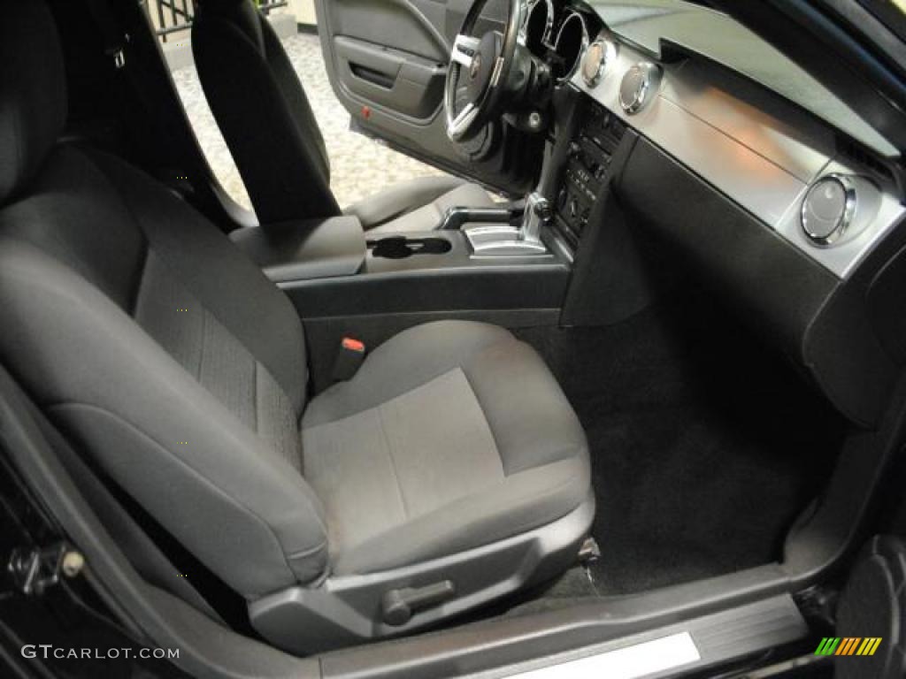 2007 Mustang V6 Premium Coupe - Black / Dark Charcoal photo #34