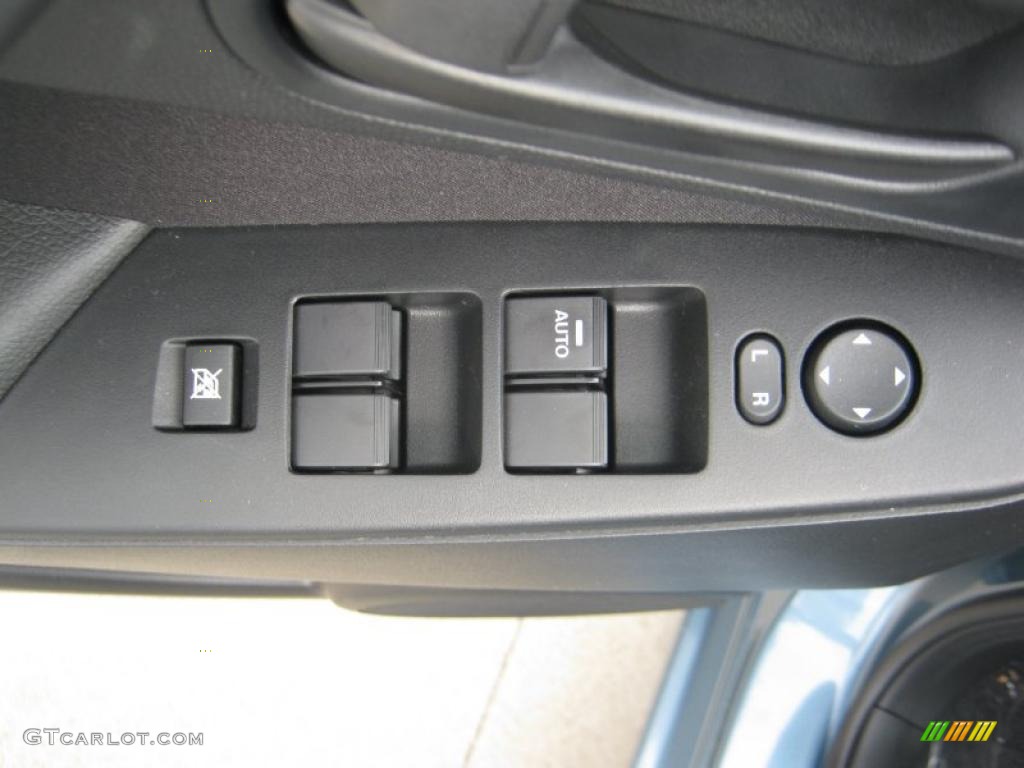 2011 Mazda MAZDA3 i Sport 4 Door Controls Photo #45706714