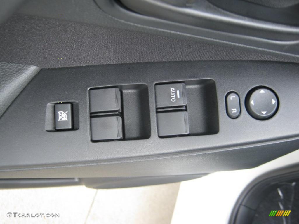 2011 Mazda MAZDA3 i Sport 4 Door Controls Photo #45706878