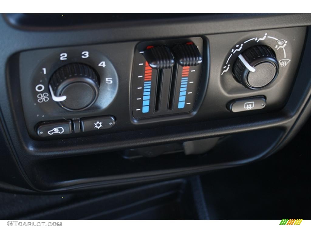 2007 Chevrolet TrailBlazer SS 4x4 Controls Photo #45708890