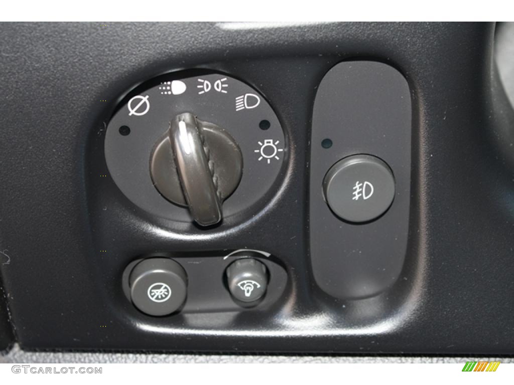 2007 Chevrolet TrailBlazer SS 4x4 Controls Photo #45708902