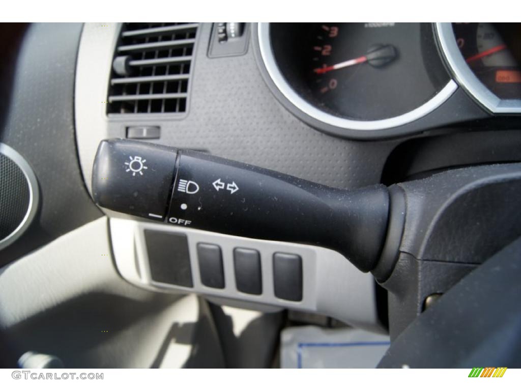 2005 Toyota Tacoma Regular Cab Controls Photo #45710070