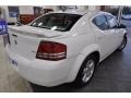 Stone White - Avenger SXT Photo No. 5