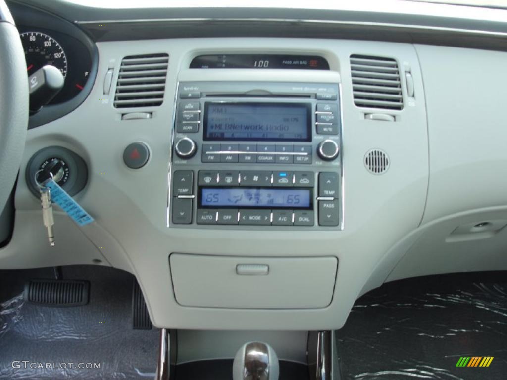 2011 Hyundai Azera Limited Controls Photo #45710854
