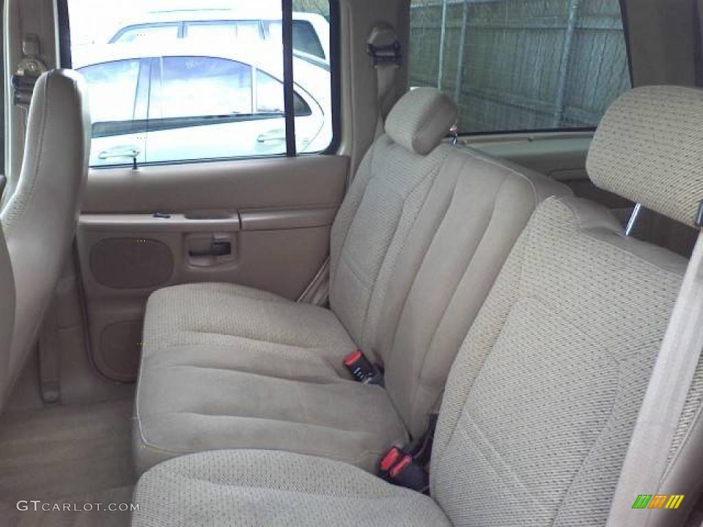 Medium Prairie Tan Interior 2000 Ford Explorer XLS 4x4 Photo #45714134