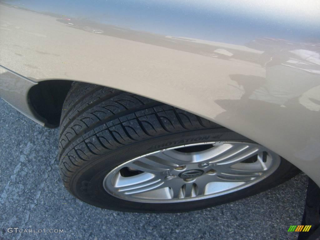 2005 S60 2.5T - Lunar Gold Metallic / Taupe photo #13