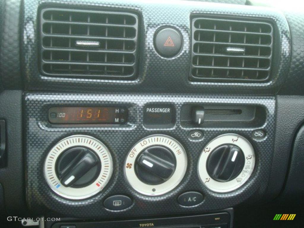2003 Toyota MR2 Spyder Roadster Controls Photo #45719160