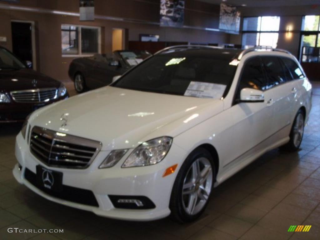 2011 E 350 4Matic Wagon - Arctic White / Almond/Black photo #1