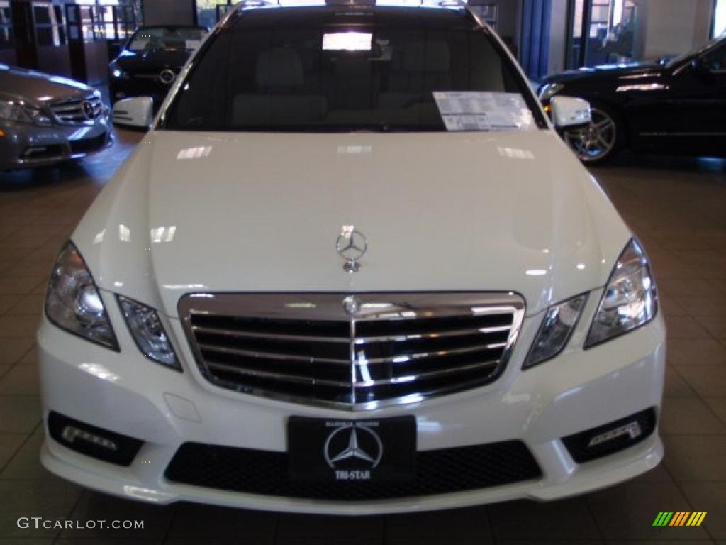 2011 E 350 4Matic Wagon - Arctic White / Almond/Black photo #2