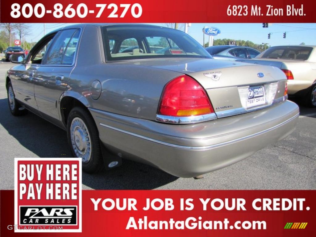 2002 Crown Victoria  - Arizona Beige Metallic / Medium Parchment photo #2